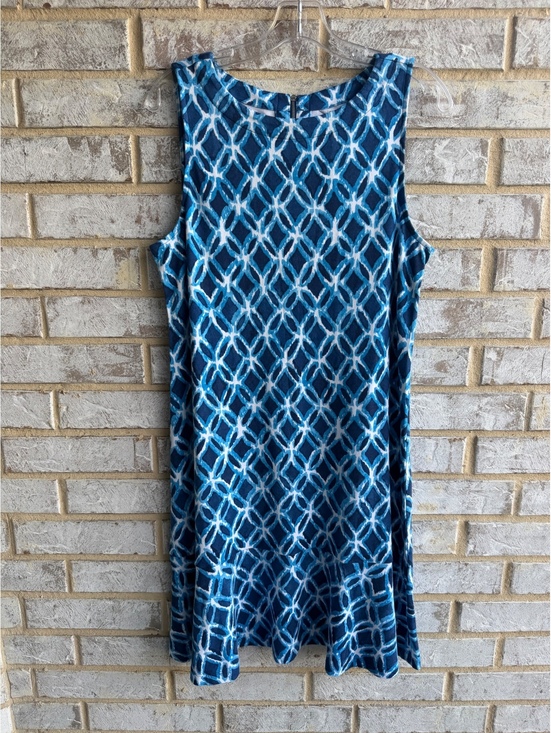 Tommy Bahama Dresses & Skirts - Tommy Bahama NWT Sleeveless Round Neck Blue Tone Geo Ruffle Hem Dress Size L